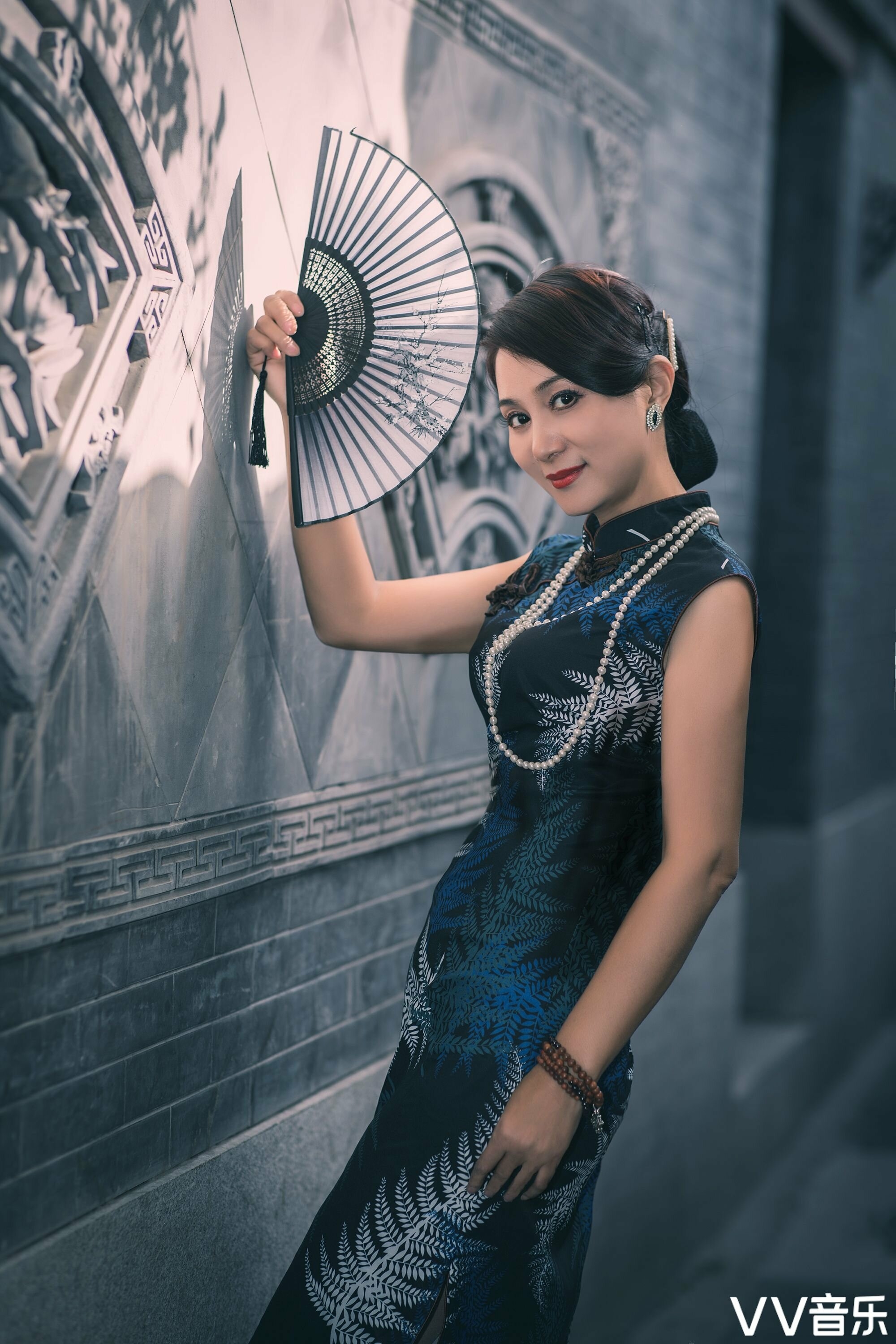 【首发】端庄秀丽柔楚腰/格律诗句写旗袍