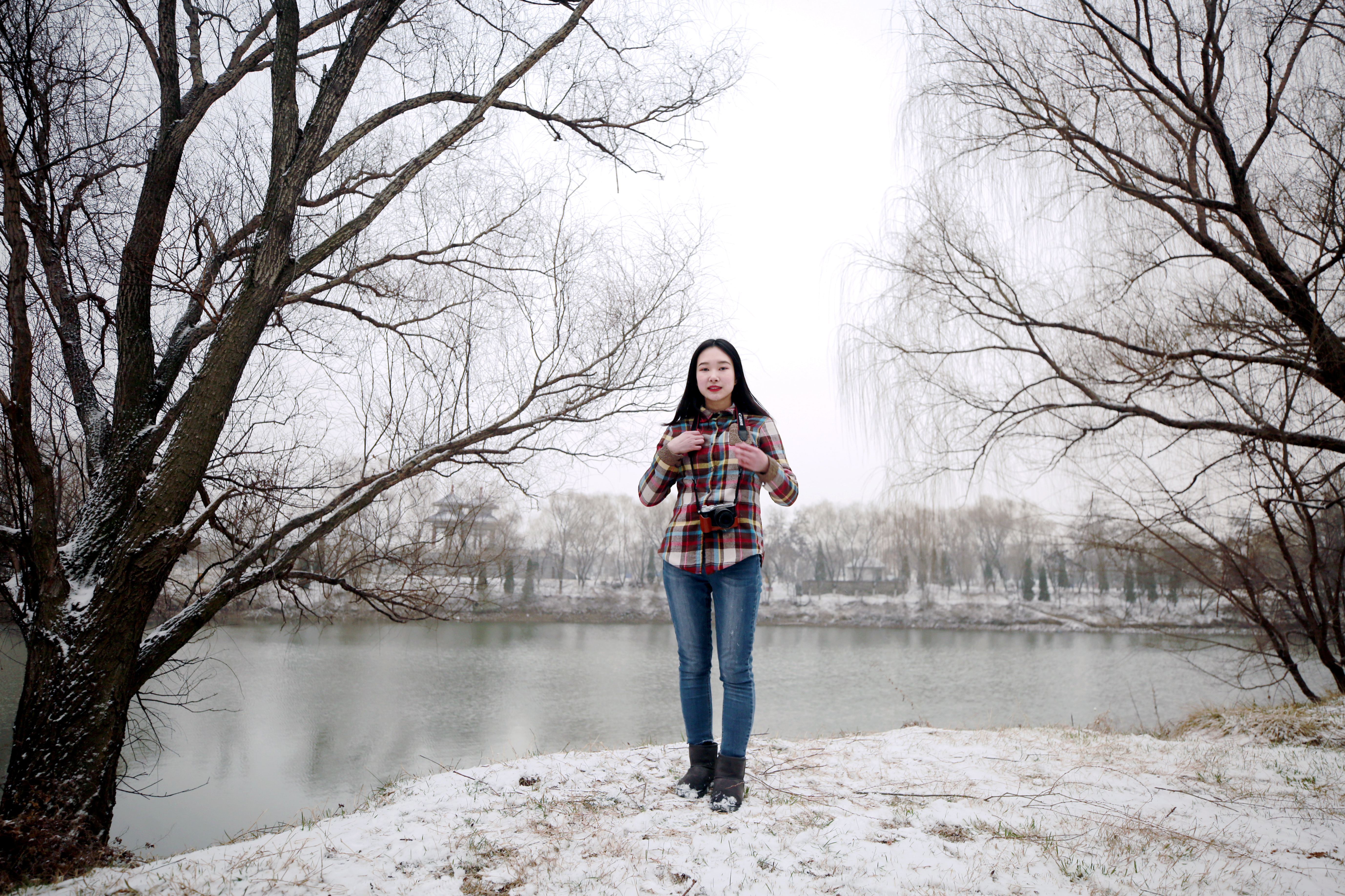 清纯女孩雪中来