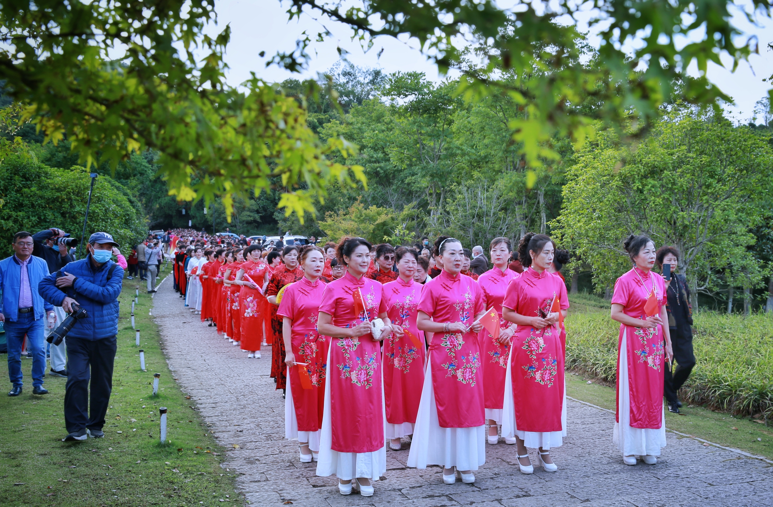 南山万人旗袍秀活动