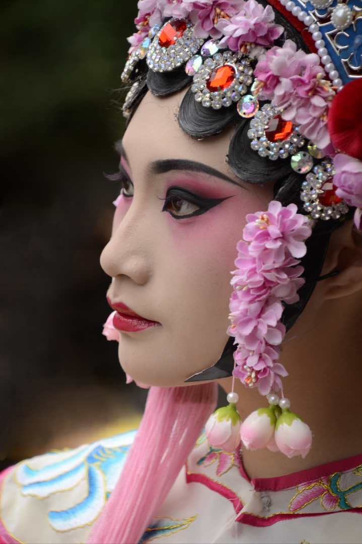 川剧,是中国传统戏曲剧种之一,流行于四川东中部,重庆及贵州,云南部分