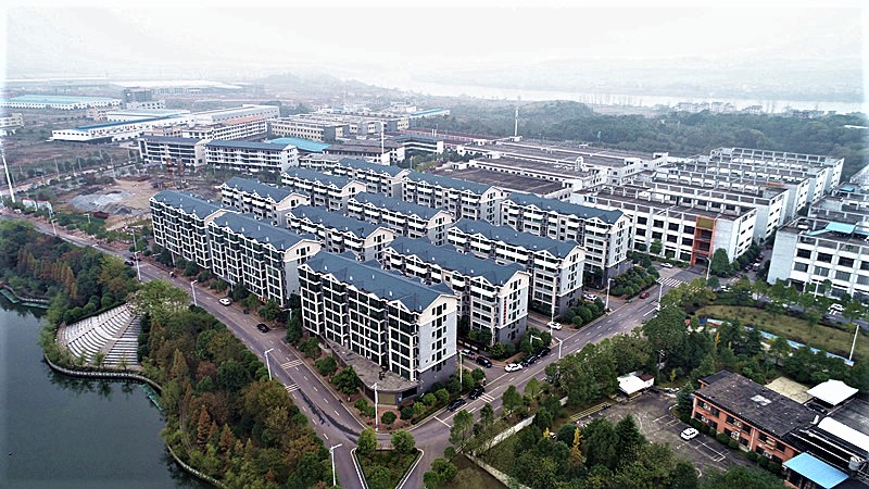 归阳工业园区的一角.归阳工业园区公租房的一角.