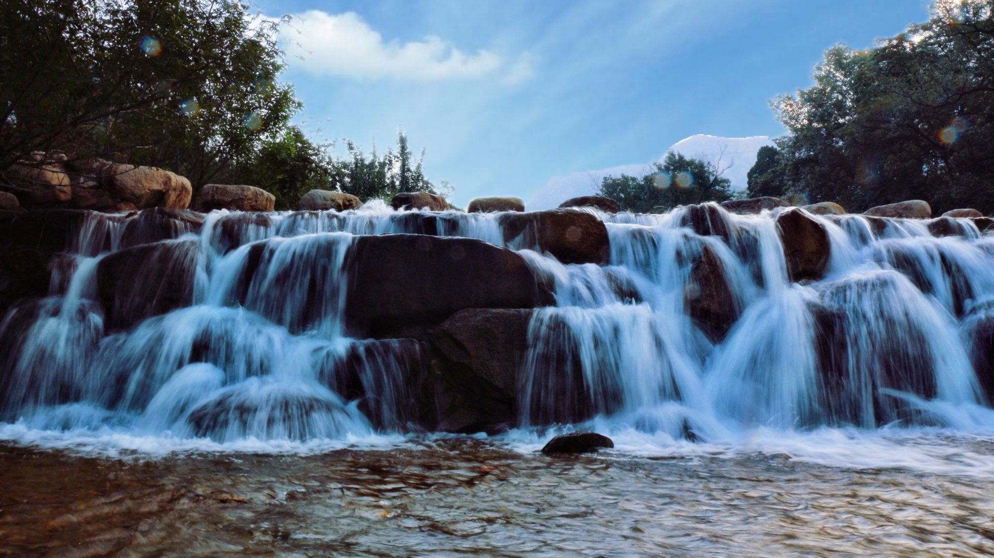 泰山彩石溪风光绮丽(手机版)