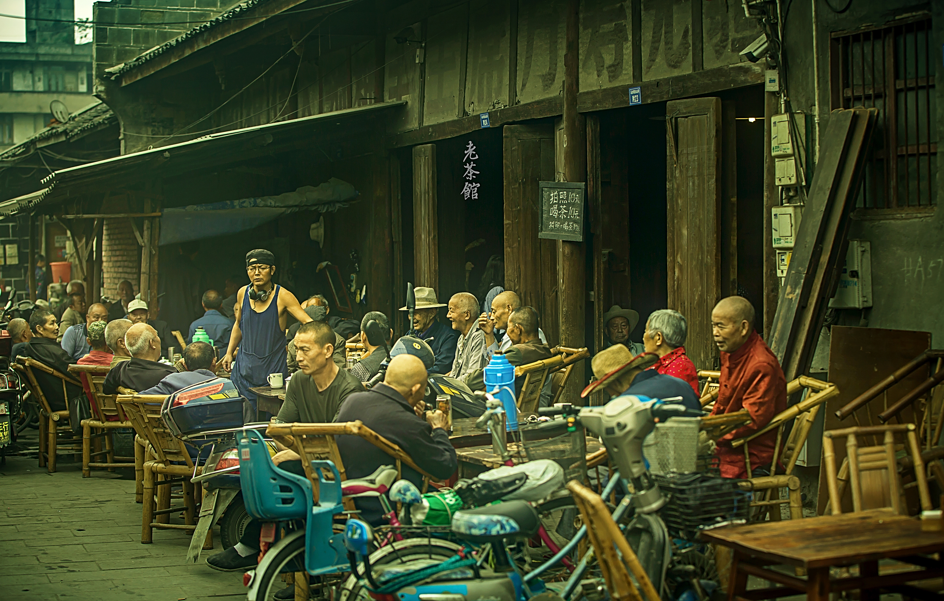 老茶馆成都独特的风景线