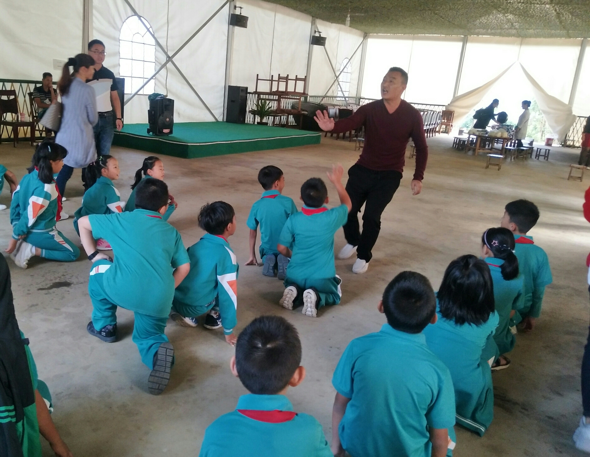 聚焦Ⅱ就在今天芒市三小200班同学走进载瓦拥他们去干什么