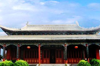 中国淮阳祭拜人祖伏羲二月二庙会