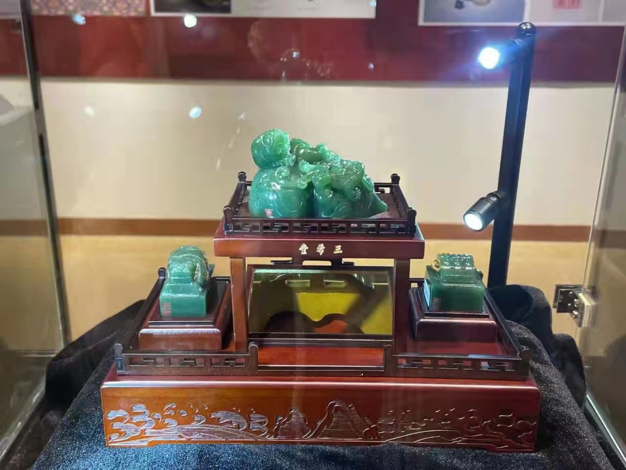 袁广如大师设计创作三希堂宝玺传世双绝