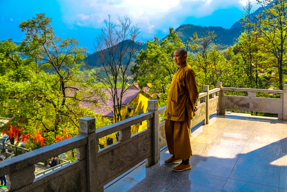 九华山后山一个充满神秘色彩和信仰的地方真正称得上佛门净地