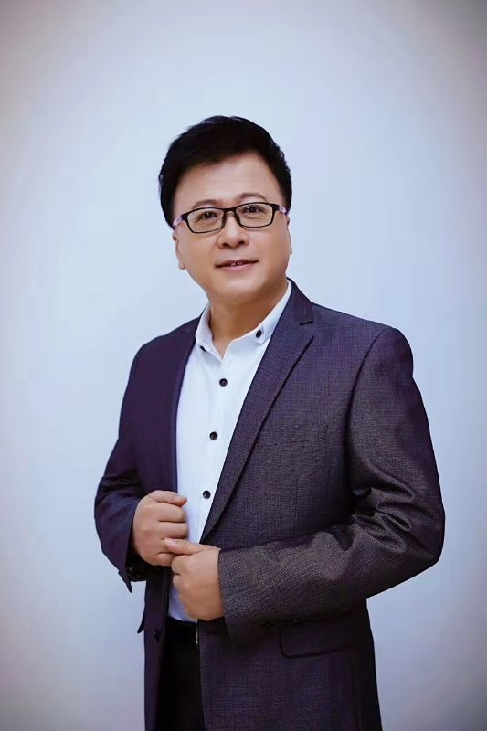 作者简介:张庆波,笔名:青播,网名:简居. 诗歌及朗诵爱好者.