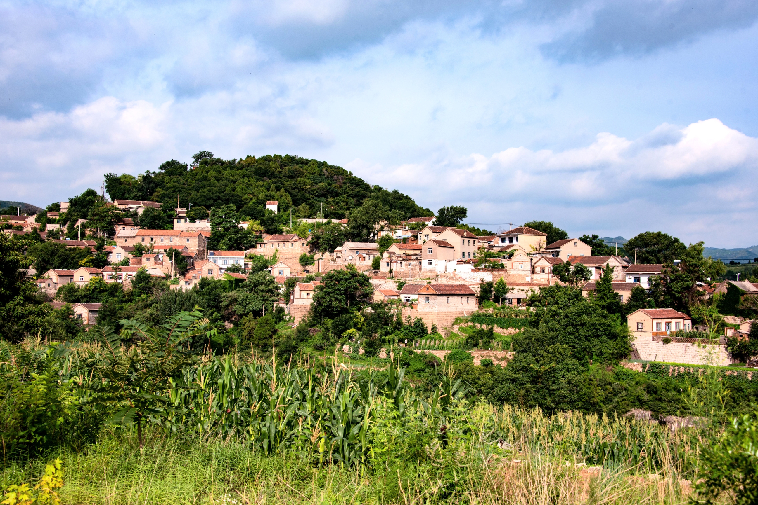 山顶上的村庄——尖古堆