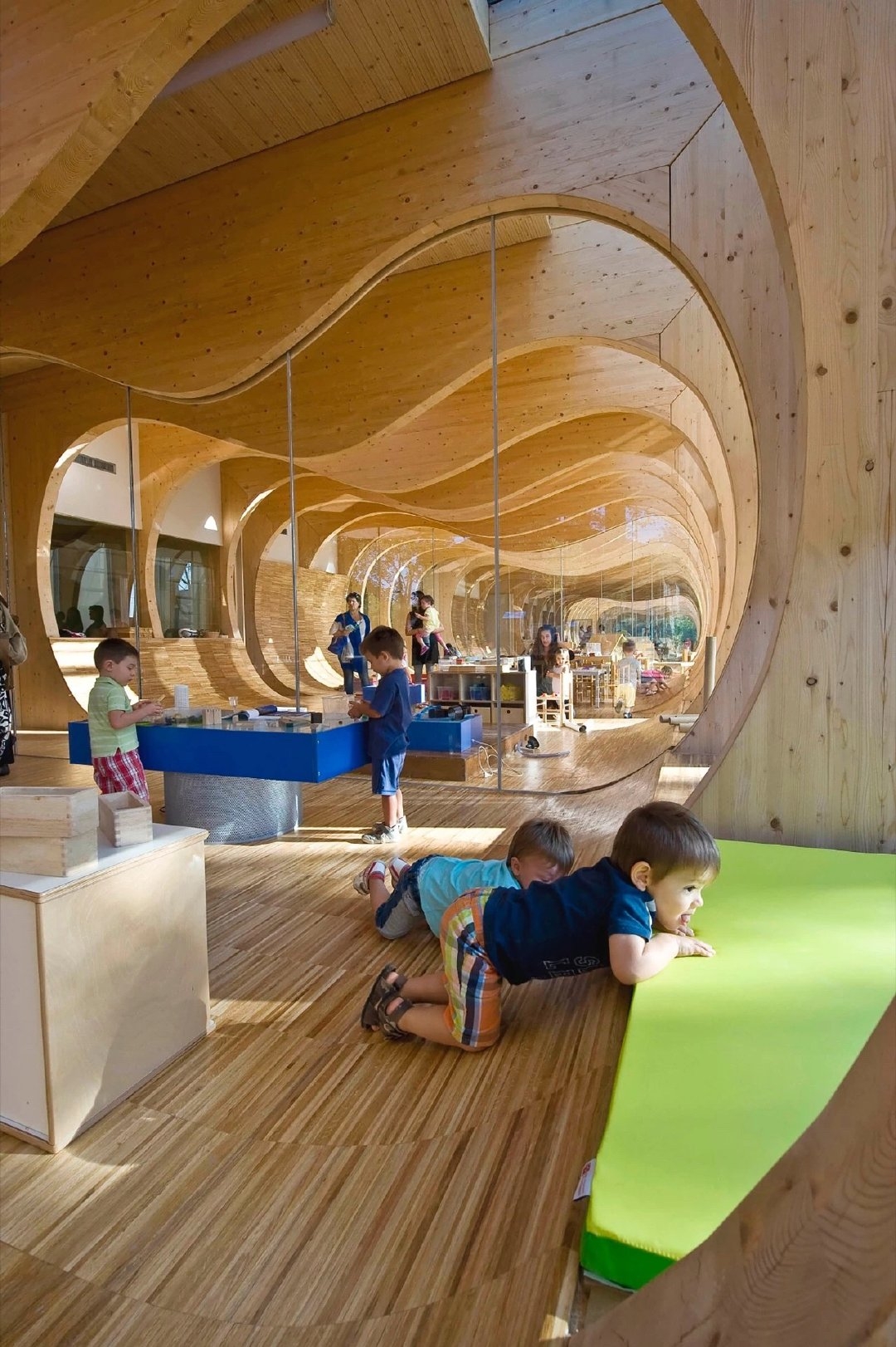 幼儿园/kindergarten