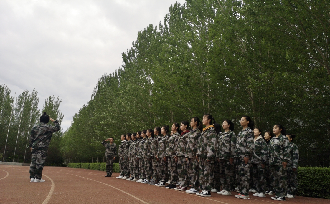 黑龍江交通職業技術學院運管1806班準軍事化管理的主題軍訓活動