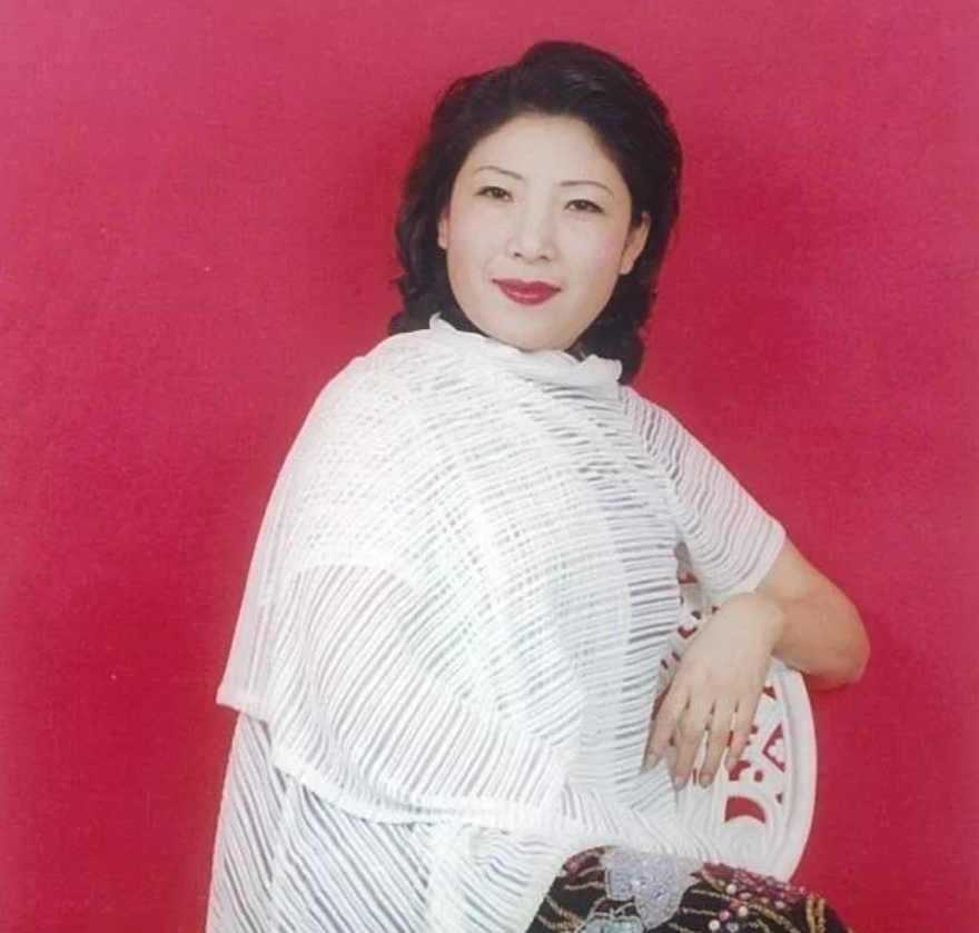 琵琶弹唱从容出剑有乾坤