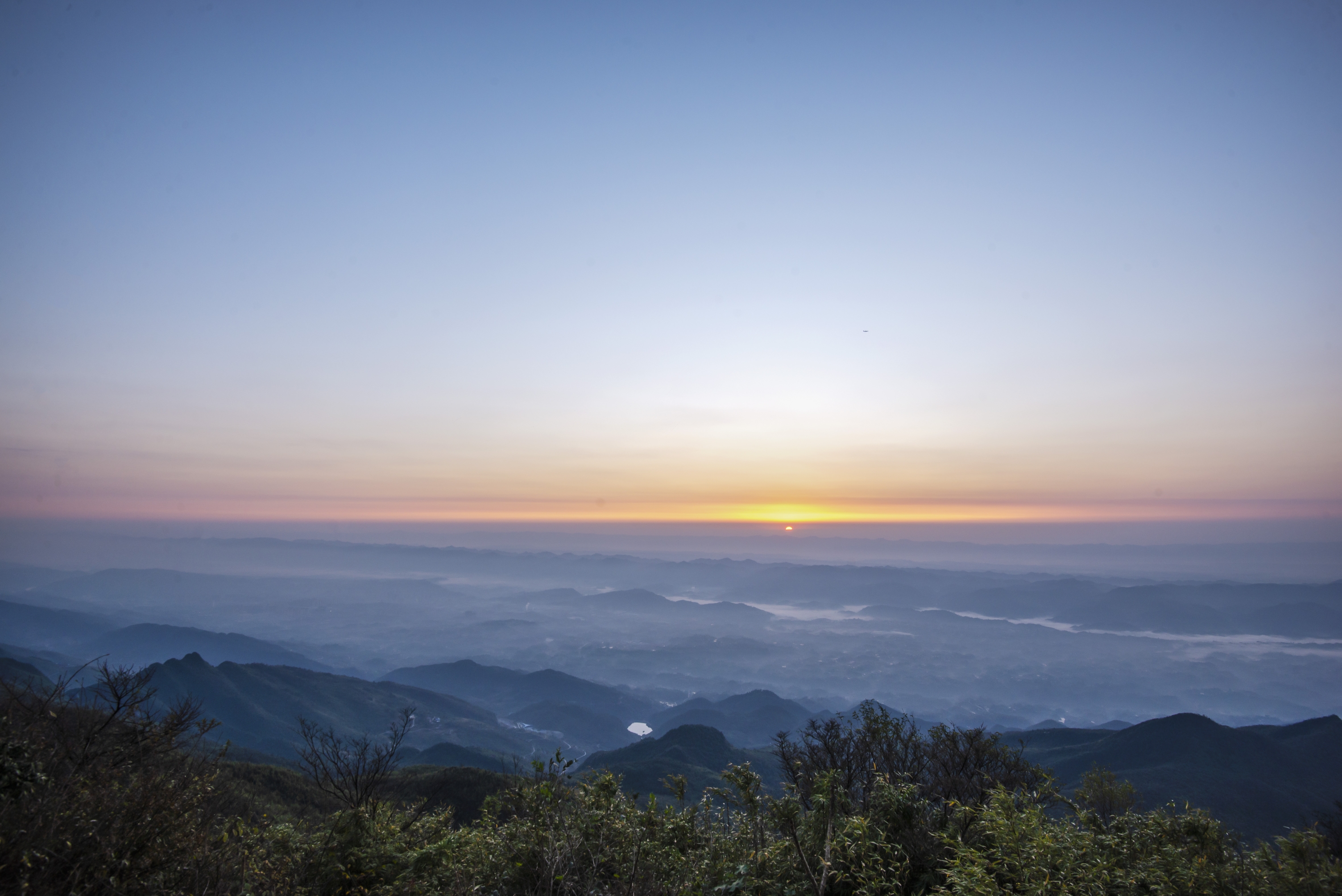 日出华蓥山