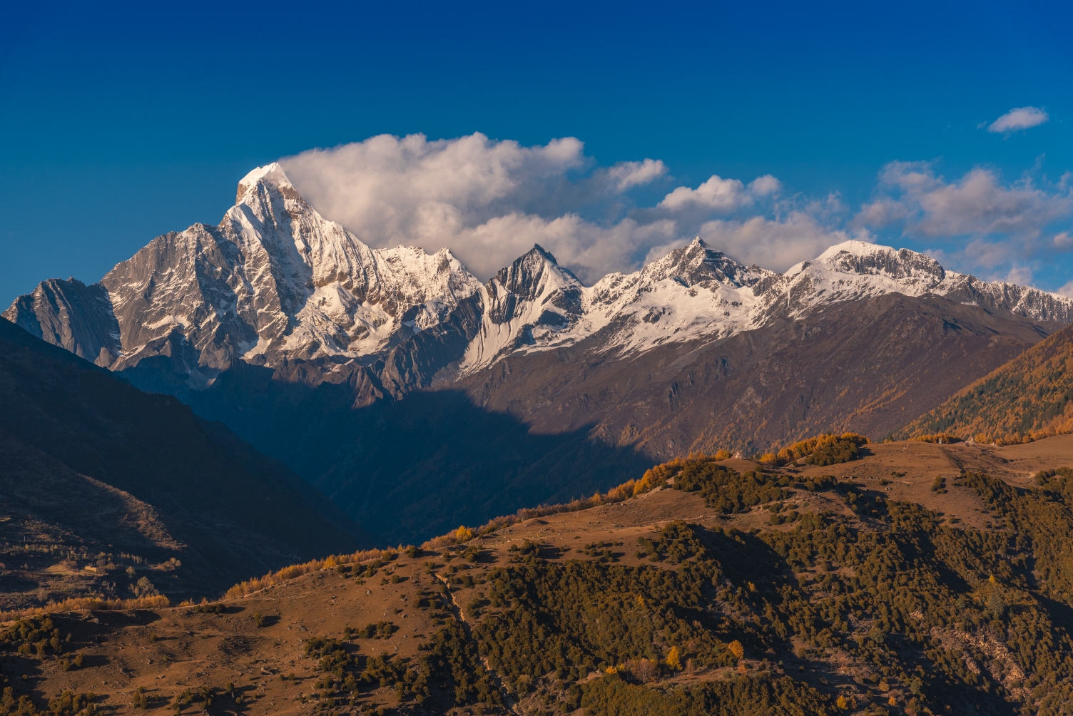 四姑娘山的红飘带
