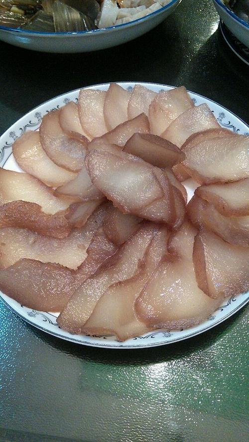 肥肉拌韭菜图片来源网络