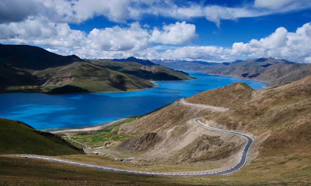 原唱:叶振棠  作词:梁天 作曲:陈百潭 唔愿信命前生早注定 离愁梦里仍