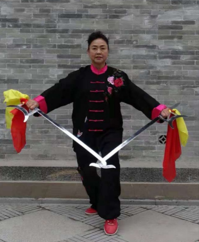 窦尔敦虎头双钩