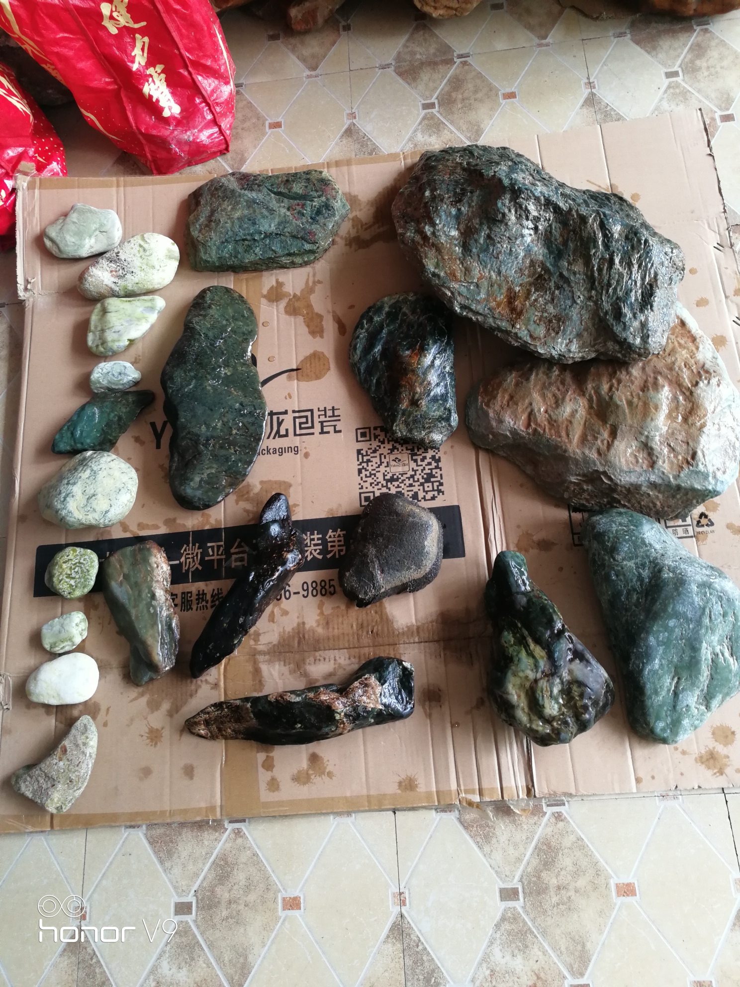 风飘云物外沙吹玉石出戊戌秋赴新疆戈壁滩捡玉有感