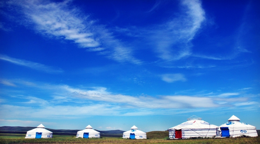 蓝色的蒙古高原敖包美丽的神话守护着草原勒勒车赶着太阳游荡在天边