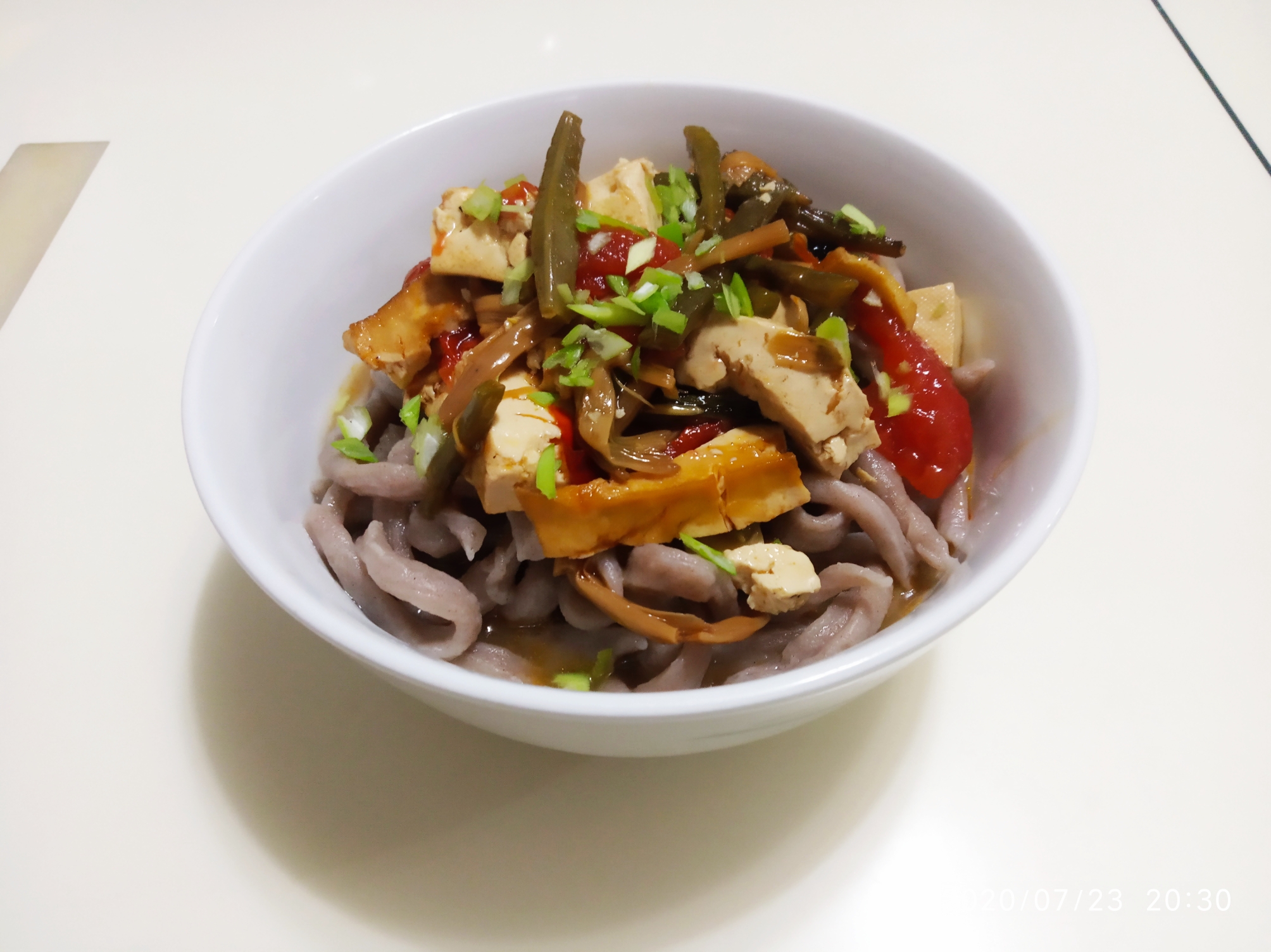 味美思红面剔尖面乱炖调和