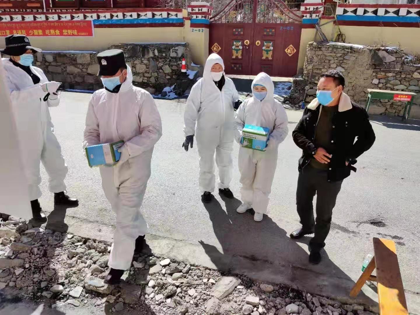 大恩洛桑达瓦上师佛行事业