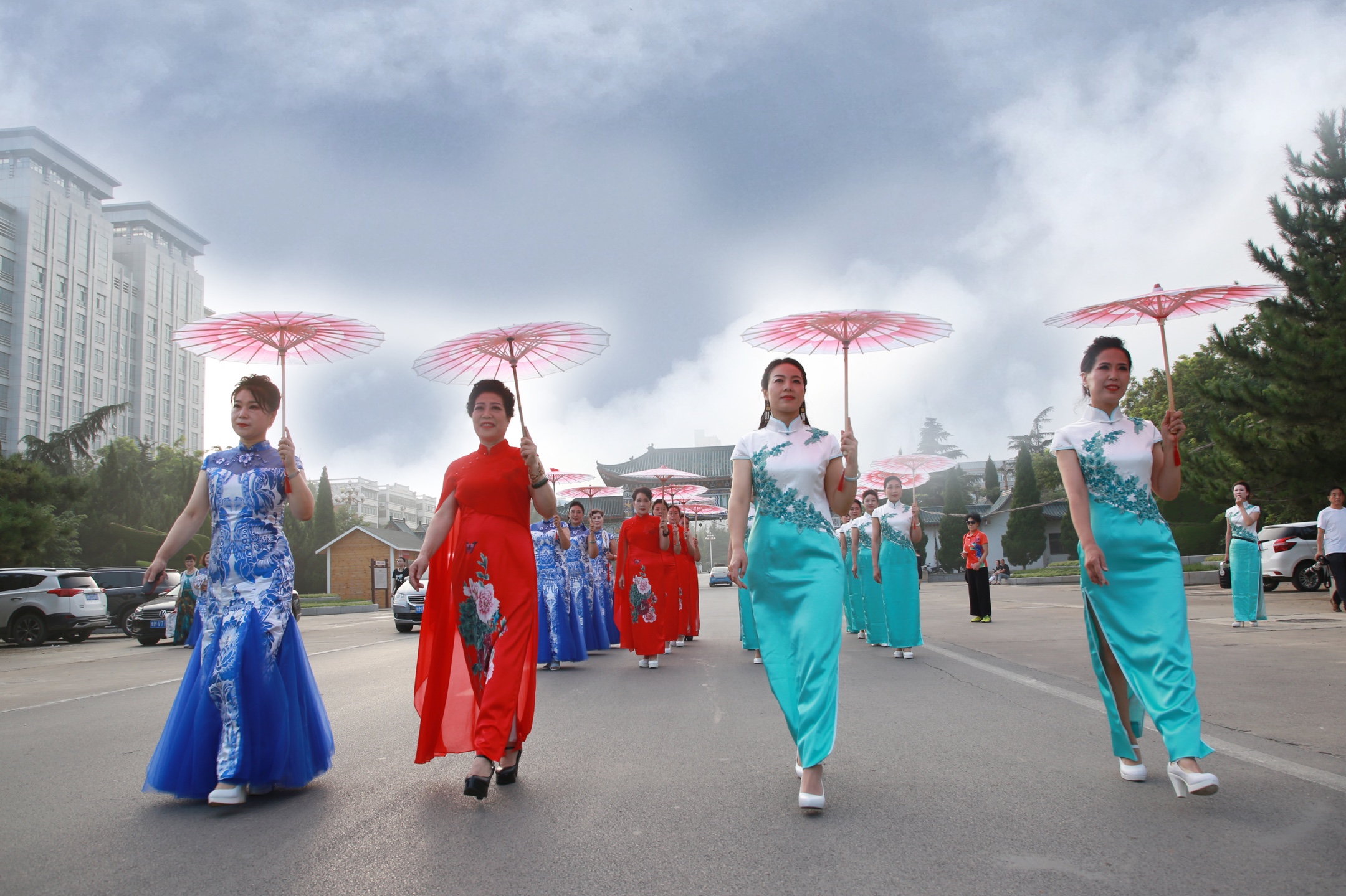 风景秀丽旗袍秀