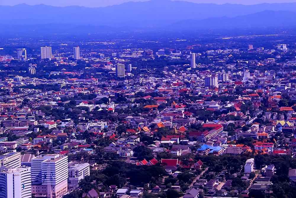 航拍清迈飞上海同一天空下不一样的空气