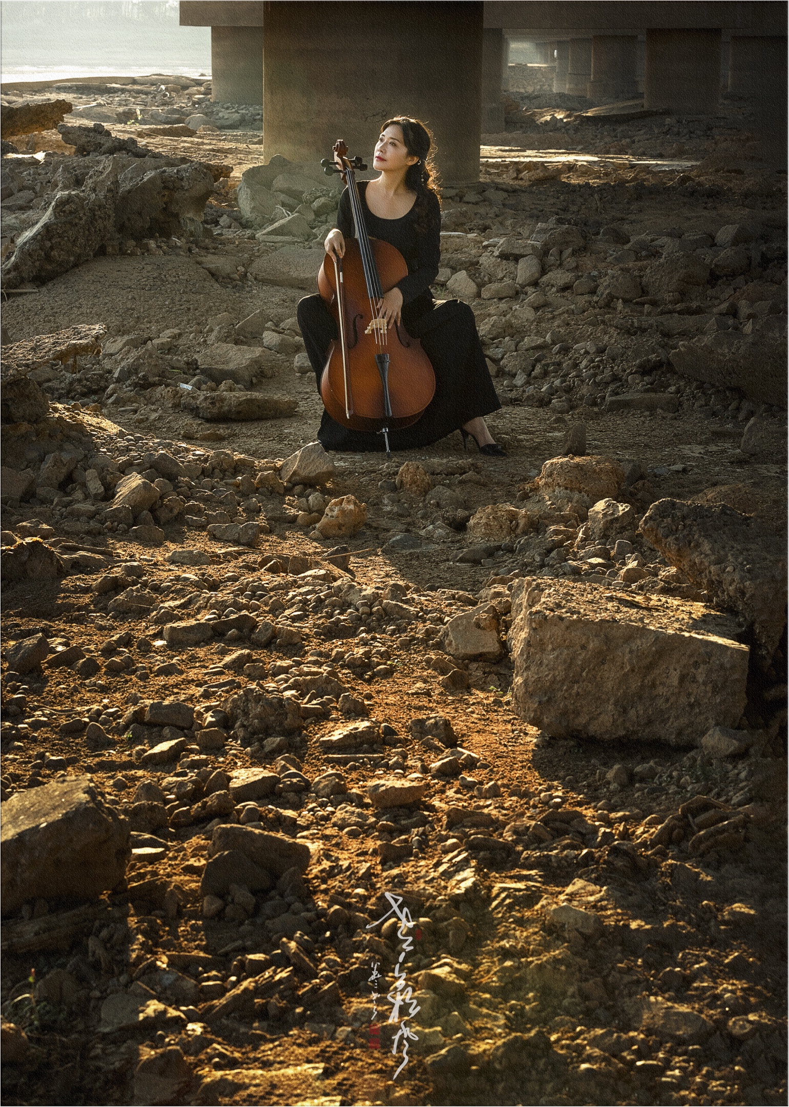 里总在时光里辗转徘徊,流年似花,春来秋往,睁开迷离的双眼,回首张望