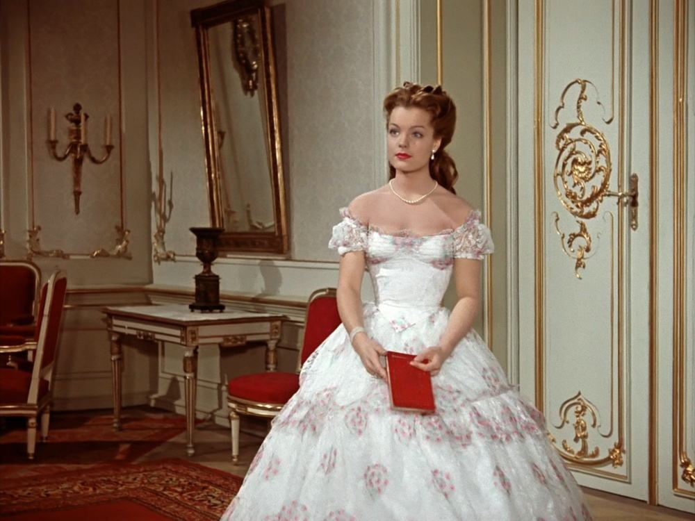 新洛可可时代下的克里诺林裙