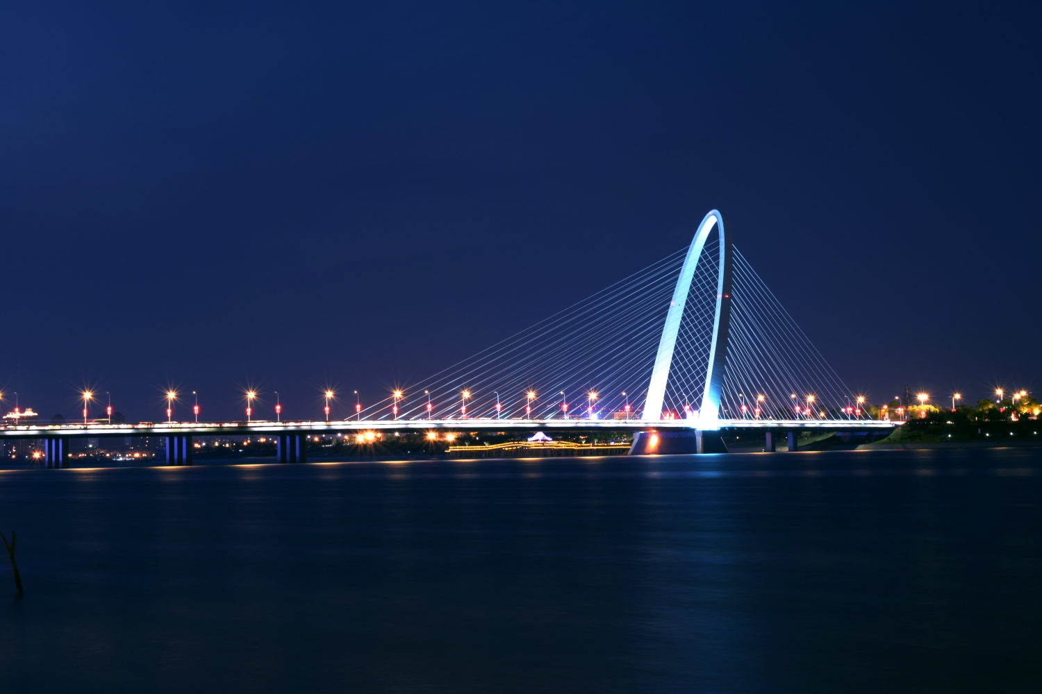 西安浐灞生态区夜景