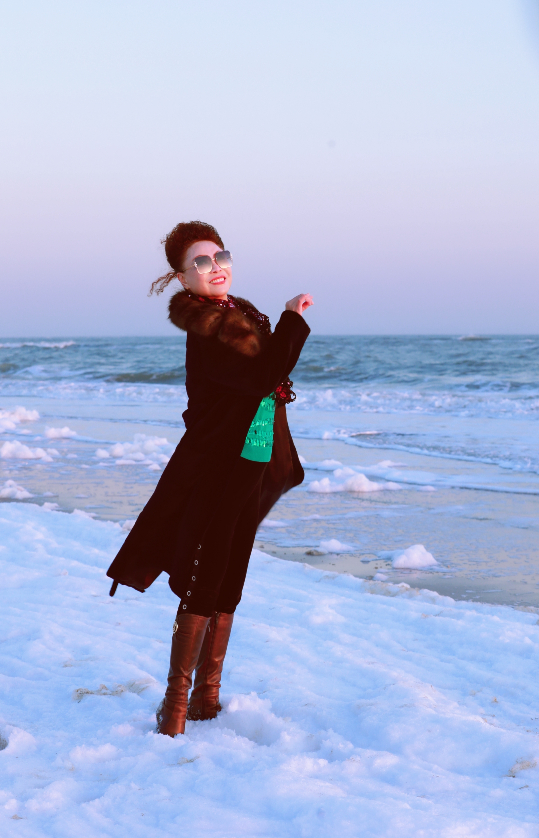 海岸冰凌人像拍