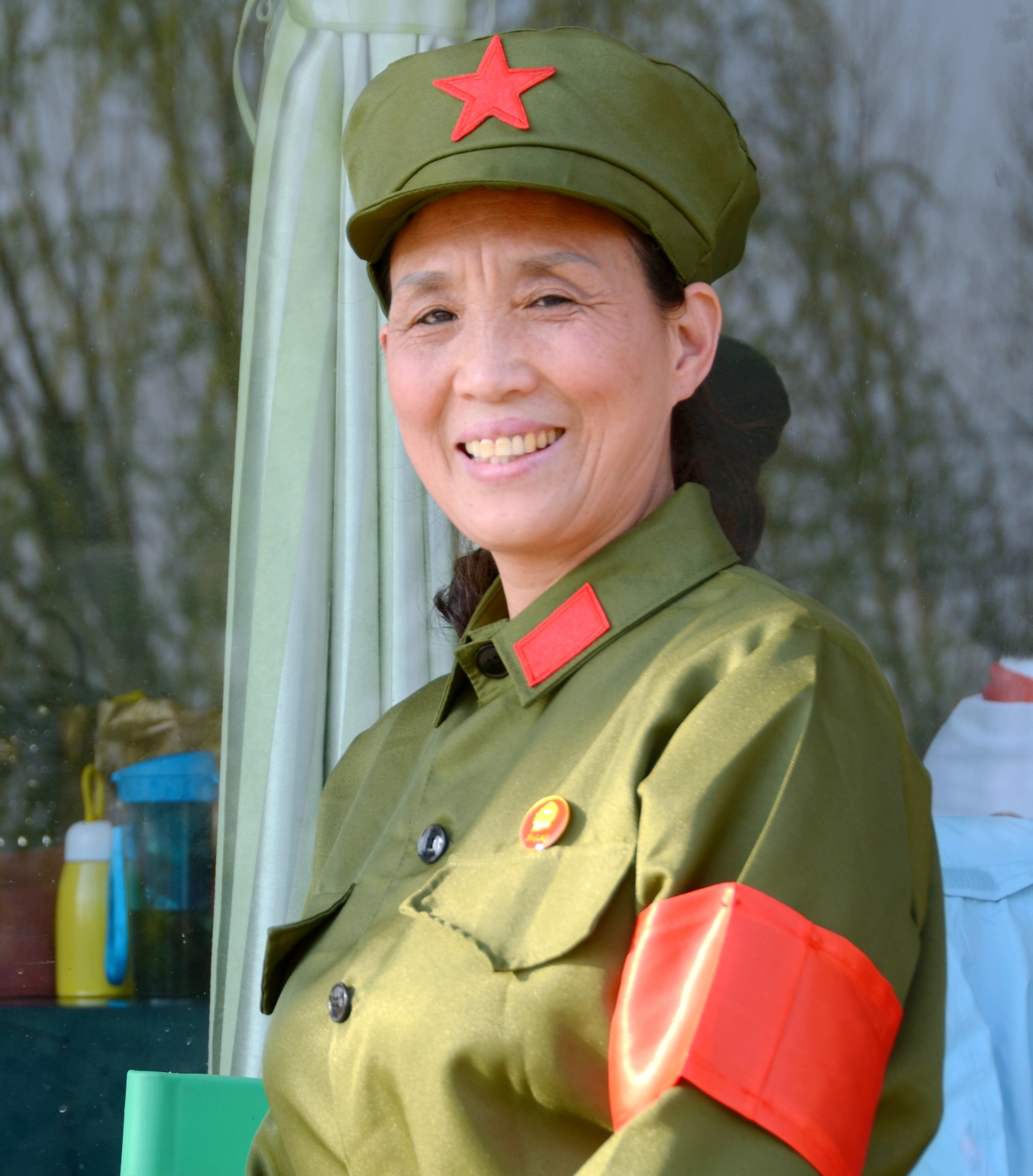 她,穿上军装更美!他,合唱队员!他,同样唱响《北京的金山上》!