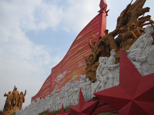 丰碑作者:李本深诵读:玲玲