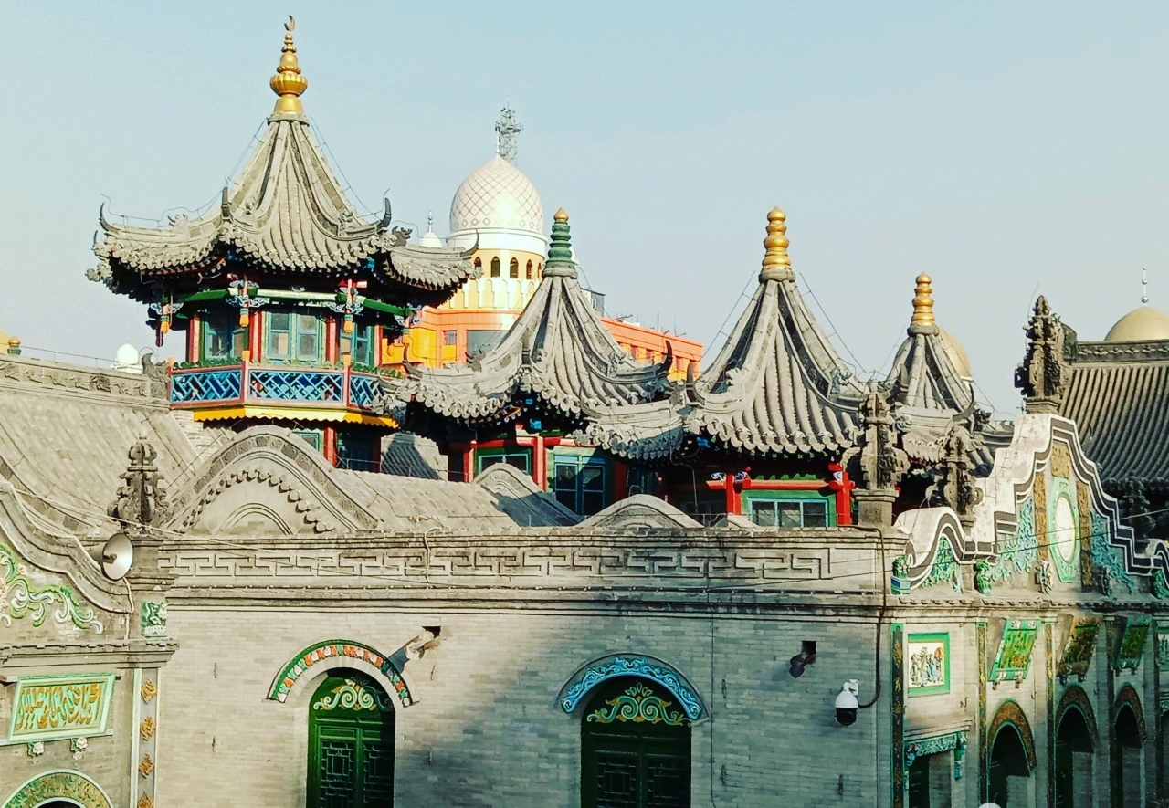 300多年的清真古寺全貌及周边景色!谢谢欣赏.