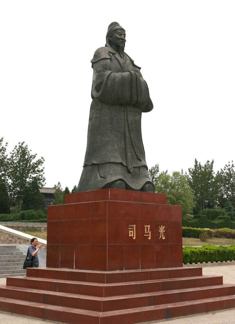 司马光铜像如果你感兴趣,就来逛逛水果之乡,文化之城,旅游圣地,古中国