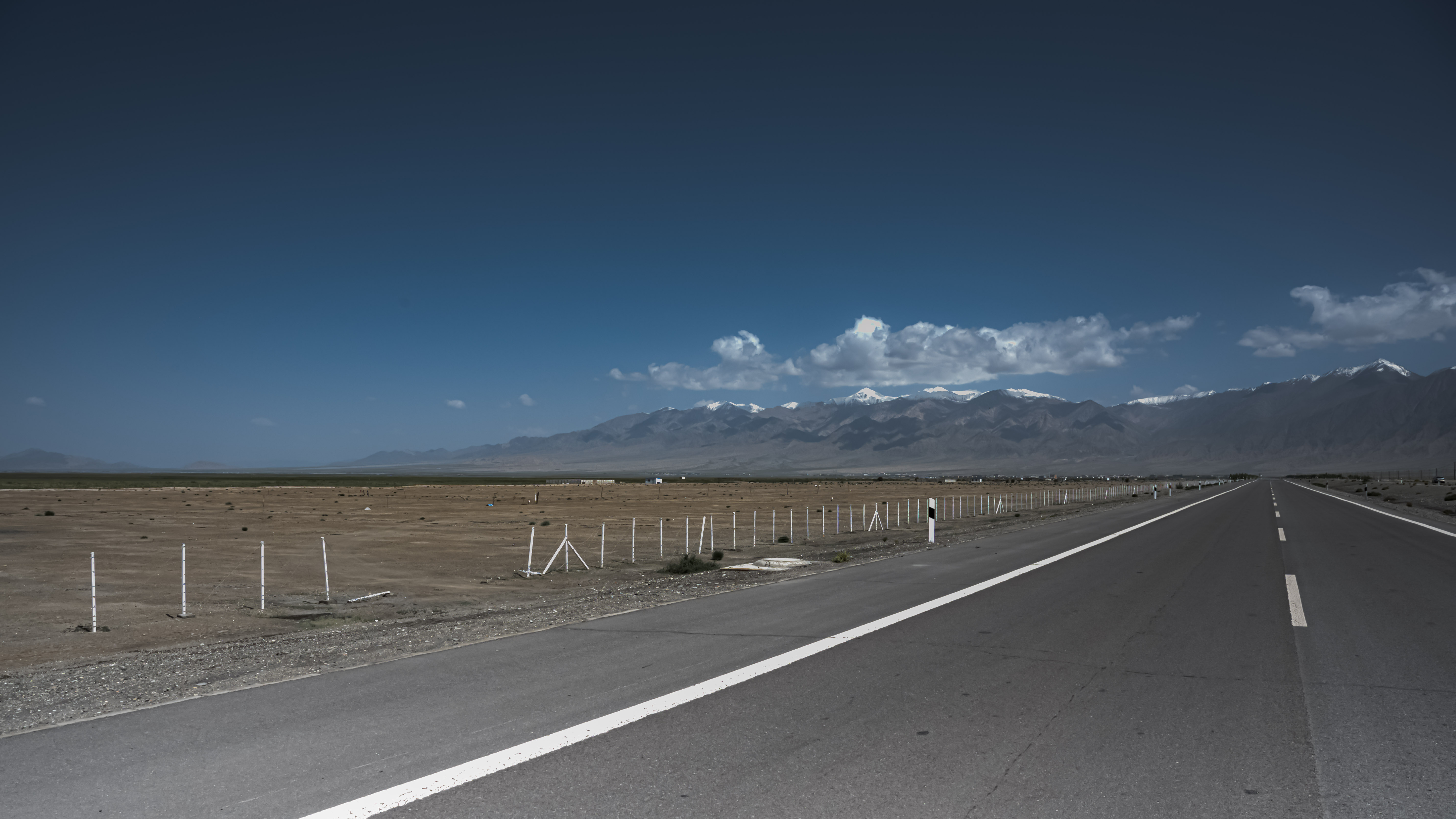 西北行摄系列之二---柴达木盆地翡翠湖摄影/lr后期:汾西居士同行:韩