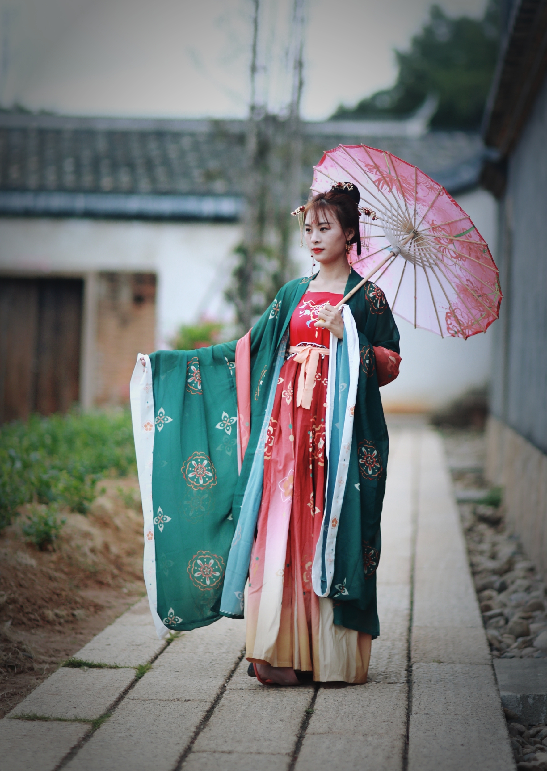 摄影/后期:刘友灼.出镜模特:小卫.摄影指导,服装:森林老人.