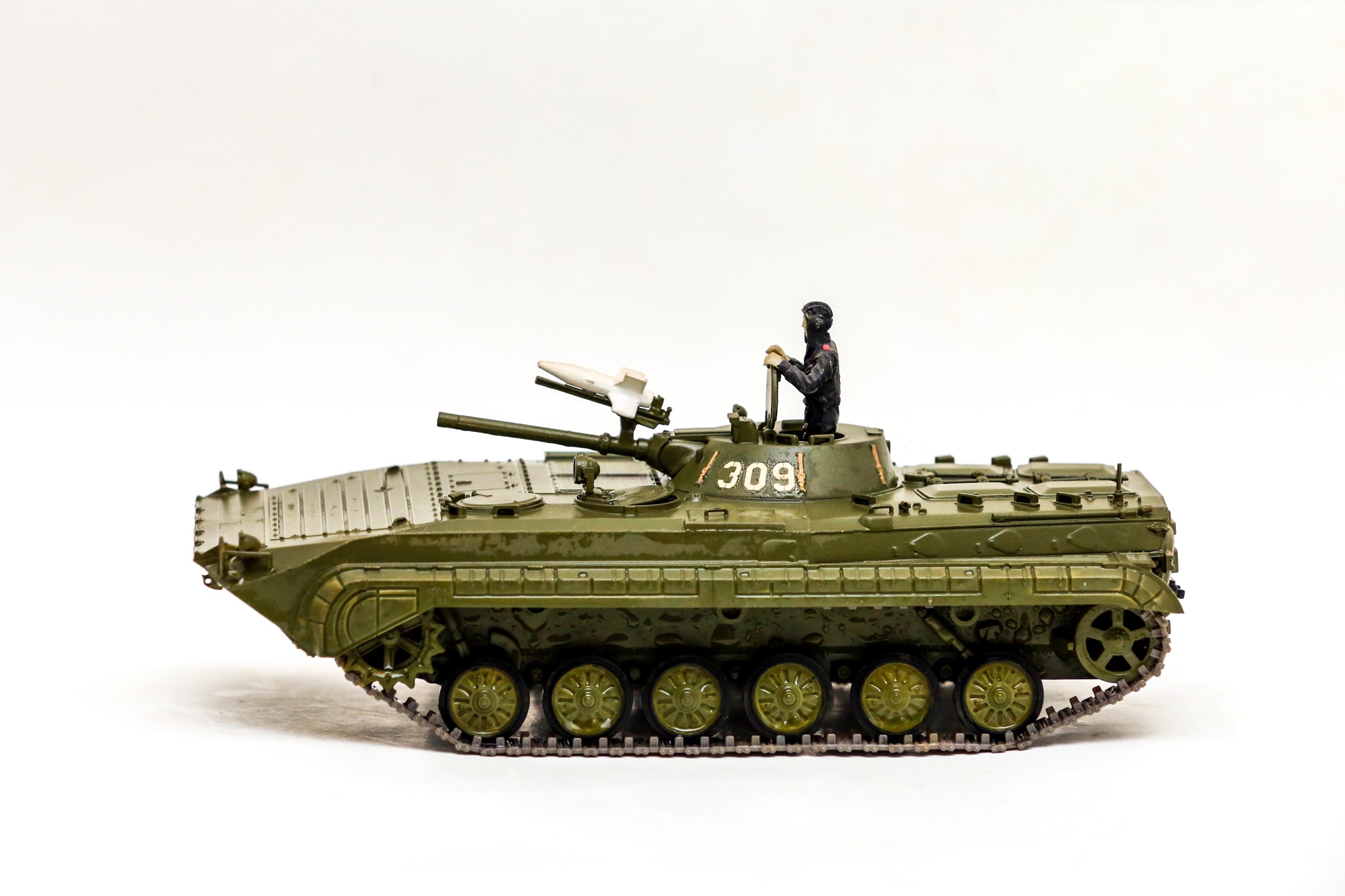 旧作新拍"红色暴力美学"——三款俄式bmp系列步兵战车模型!