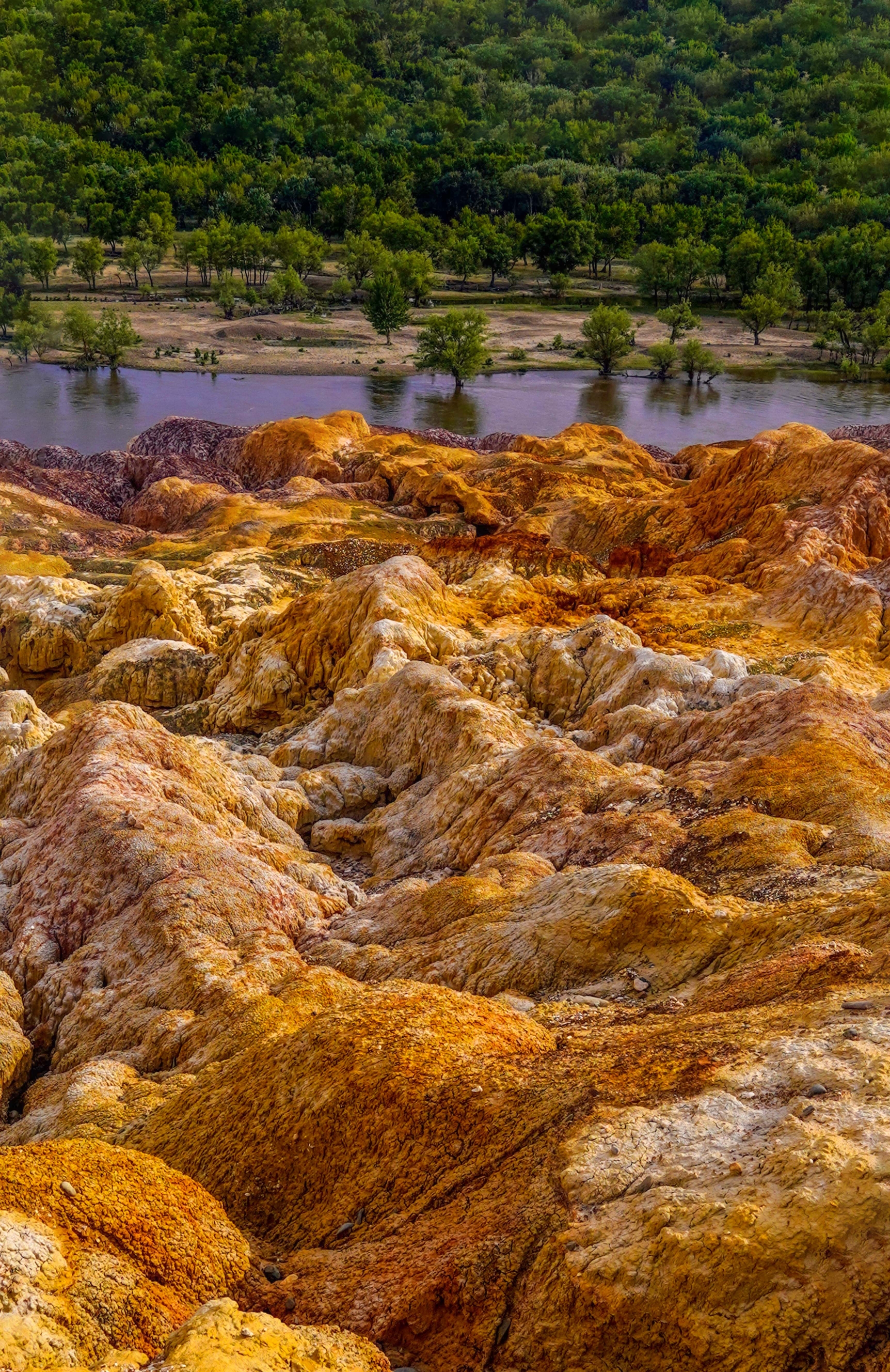 色彩斑斓的五彩滩