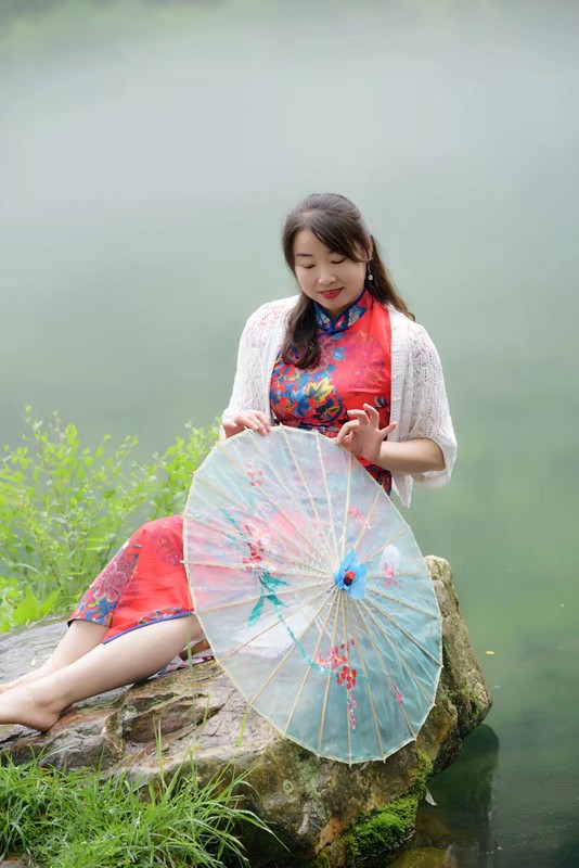 雨中旗袍