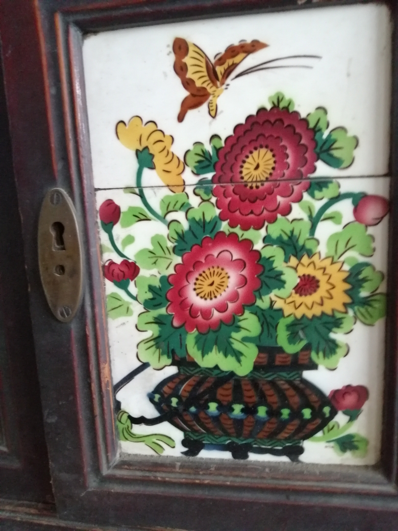 老式炕琴瓷砖图片