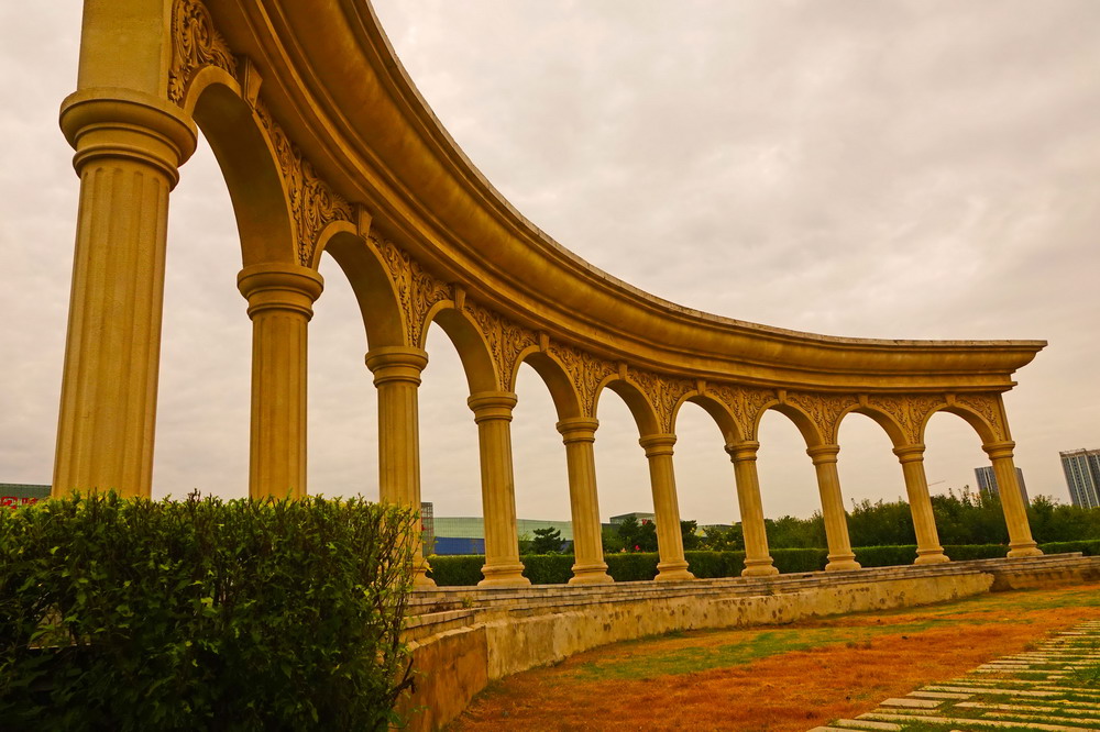 暑游新寺遗址公园记