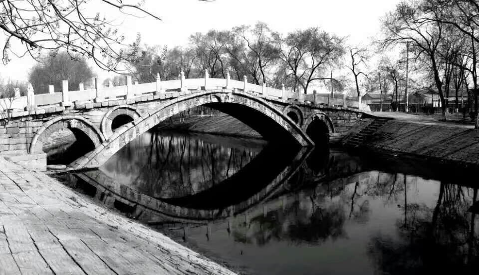 5公里的东桥村,距邯郸市20公里,所处的滏阳河段为南北流向,东西横跨