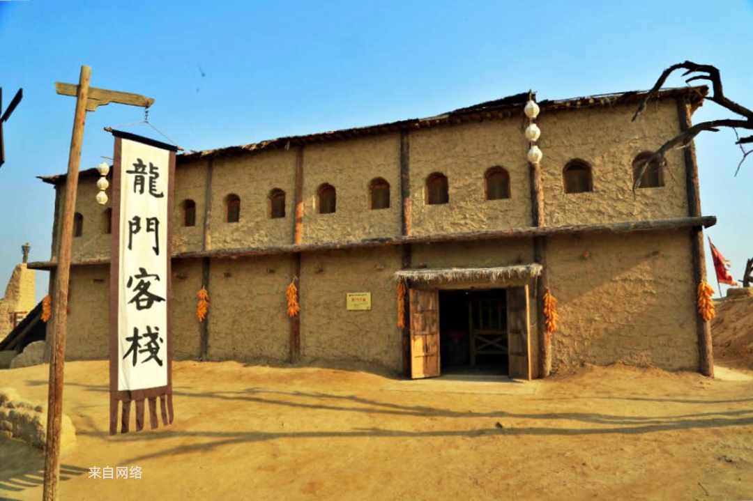 而且生意十分火爆,《大话西游》《新龙门客栈》《红高粱》《朱元璋》