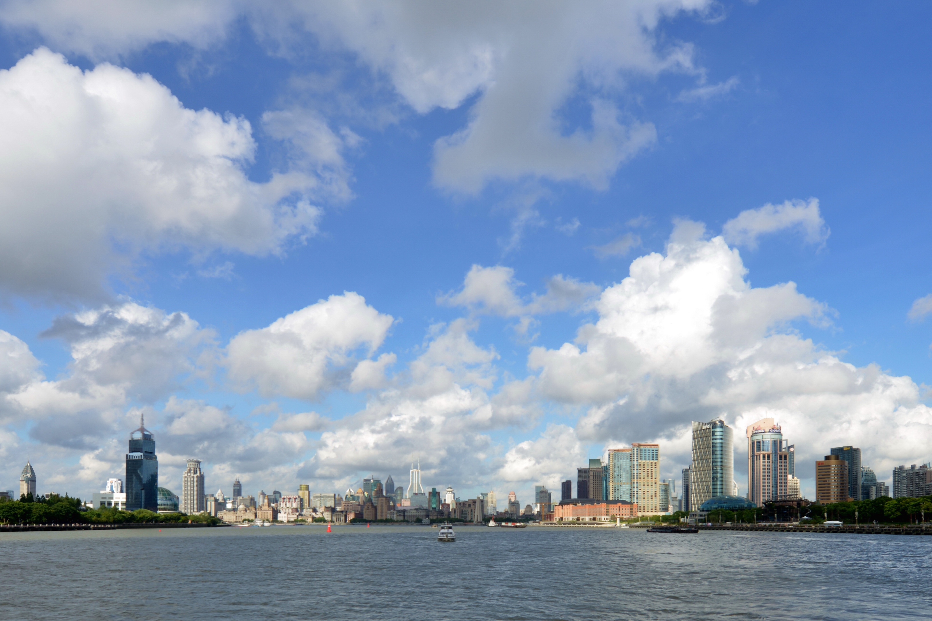 【首发】台风季的上海天空