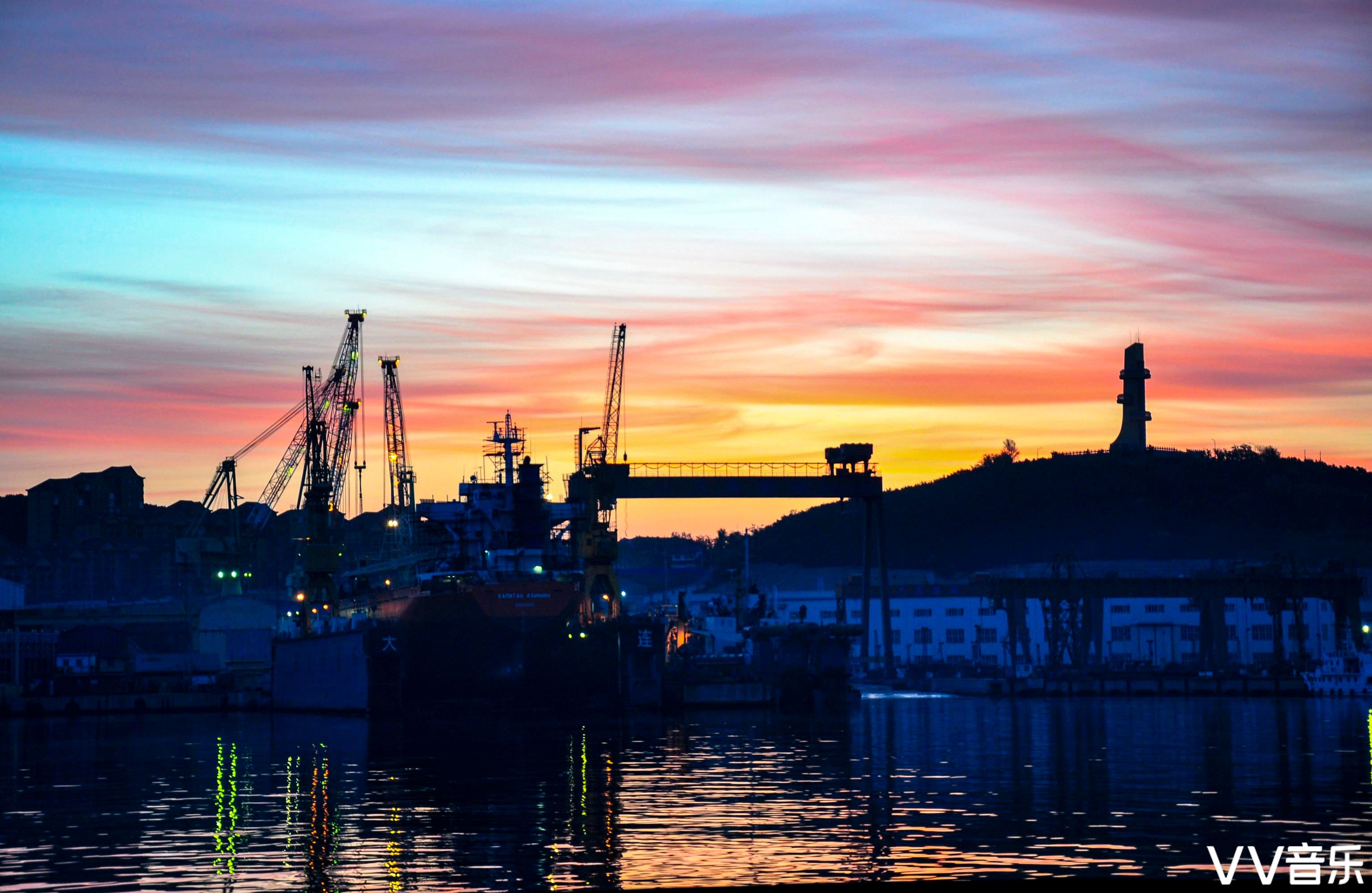 《港口的早晨》 ·时秀斌(棒材厂)