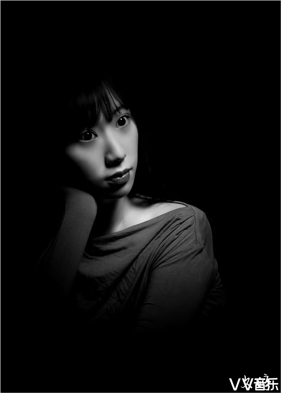 黑白人像丨中华摄影网优秀摄影师摄影作品微刊第四十八期