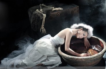 同时变成了痴呆要说经常在山里走的人,怎么可能会不认识毒蘑菇,大家都