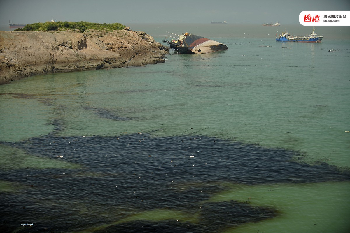 近年来,轮船出事越来越多,造成的海上污染也越来越严重,我们赖以生存