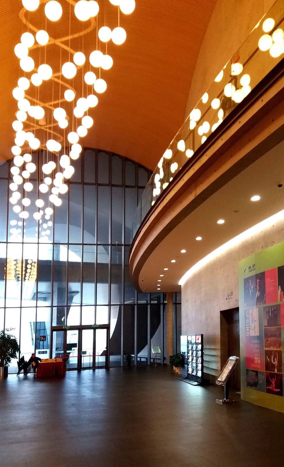 上海保利大剧院坐落于上海市嘉定区嘉定新城毗邻上海国际赛车场